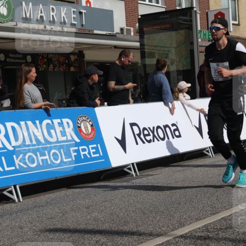 15.09.2024 - PSD Bank Halbmarathon Michael Strokosch http://msf.ph/oto/7075276 15.09.2024 12:15:32 Ziel 2007, 2055, 2318, 3186 meine-sportfotos.de