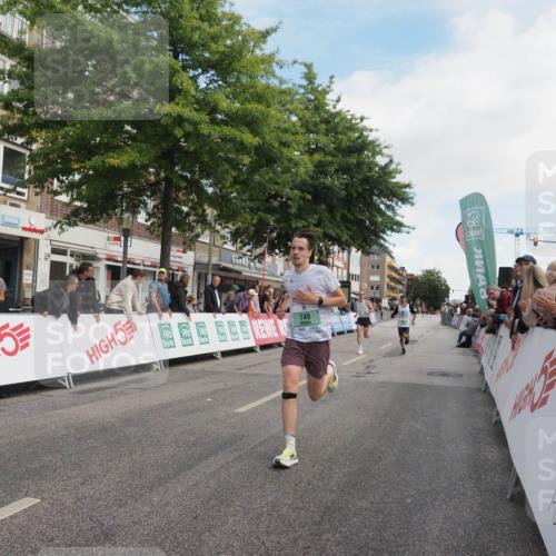 15.09.2024 - PSD Bank Halbmarathon Miley Keyser http://msf.ph/oto/7075293 15.09.2024 11:31:05 Ziel 701, 749, 754, 918, 1038, 1137, 1165, 1386, 2461, 2475, 2476 meine-sportfotos.de