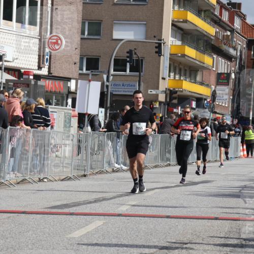 15.09.2024 - PSD Bank Halbmarathon Michael Strokosch http://msf.ph/oto/7075296 15.09.2024 12:15:36 Ziel 2007, 2055, 2318, 3186, 3509 meine-sportfotos.de