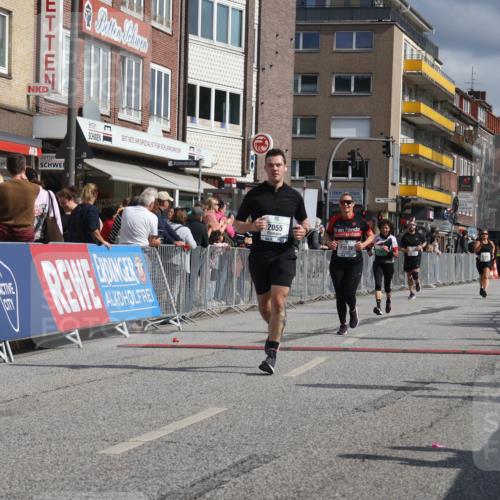15.09.2024 - PSD Bank Halbmarathon Michael Strokosch http://msf.ph/oto/7075373 15.09.2024 12:15:39 Ziel 985, 2007, 2055, 2318, 3509 meine-sportfotos.de