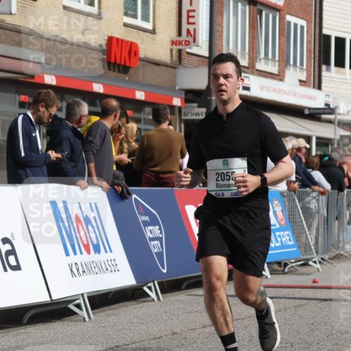 15.09.2024 - PSD Bank Halbmarathon Michael Strokosch http://msf.ph/oto/7075396 15.09.2024 12:15:41 Ziel 985, 2007, 2055, 2123, 2318, 3509 meine-sportfotos.de