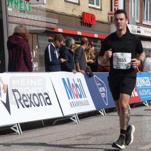 15.09.2024 - PSD Bank Halbmarathon Michael Strokosch http://msf.ph/oto/7075401 15.09.2024 12:15:42 Ziel 985, 2007, 2055, 2123, 2318, 3509 meine-sportfotos.de