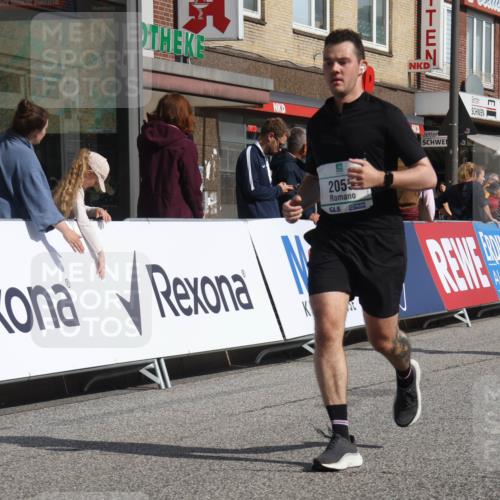 15.09.2024 - PSD Bank Halbmarathon Michael Strokosch http://msf.ph/oto/7075410 15.09.2024 12:15:42 Ziel 985, 2007, 2055, 2123, 2318, 3509 meine-sportfotos.de
