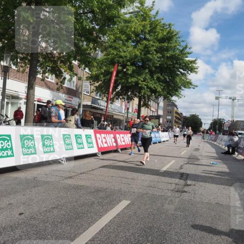 15.09.2024 - PSD Bank Halbmarathon Miley Keyser http://msf.ph/oto/7075411 15.09.2024 12:32:44 Ziel 2411, 2414, 3045, 3358, 3368 meine-sportfotos.de