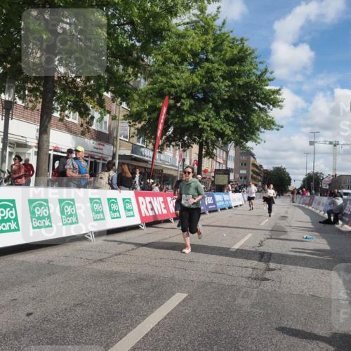 15.09.2024 - PSD Bank Halbmarathon Miley Keyser http://msf.ph/oto/7075421 15.09.2024 12:32:44 Ziel 2411, 2414, 3045, 3358, 3368 meine-sportfotos.de