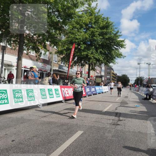 15.09.2024 - PSD Bank Halbmarathon Miley Keyser http://msf.ph/oto/7075430 15.09.2024 12:32:44 Ziel 2411, 2414, 3045, 3358, 3368 meine-sportfotos.de