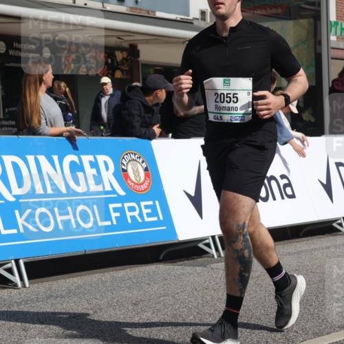15.09.2024 - PSD Bank Halbmarathon Michael Strokosch http://msf.ph/oto/7075432 15.09.2024 12:15:43 Ziel 985, 2055, 2123, 2289, 2855, 3509 meine-sportfotos.de