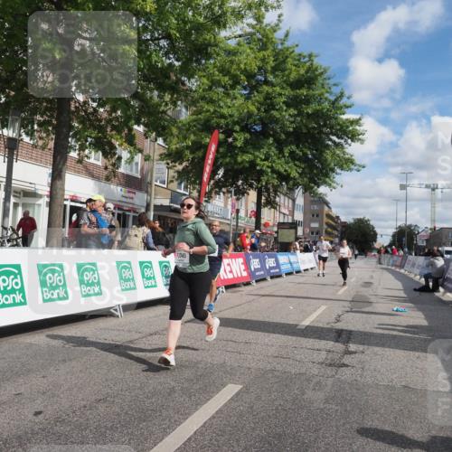15.09.2024 - PSD Bank Halbmarathon Miley Keyser http://msf.ph/oto/7075440 15.09.2024 12:32:45 Ziel 2411, 2414, 3045, 3358, 3368 meine-sportfotos.de