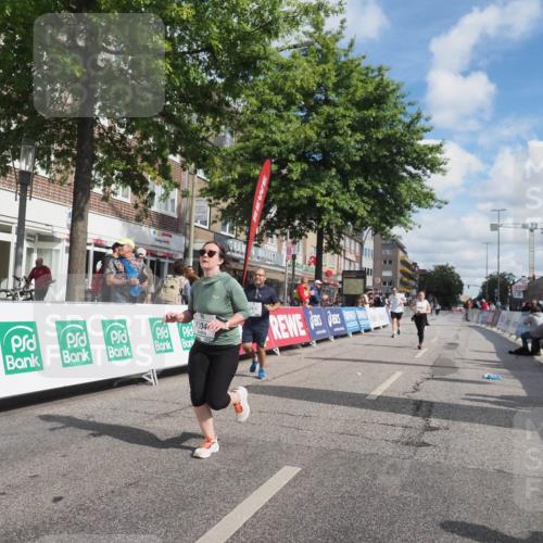 15.09.2024 - PSD Bank Halbmarathon Miley Keyser http://msf.ph/oto/7075444 15.09.2024 12:32:45 Ziel 2411, 2414, 3045, 3358, 3368 meine-sportfotos.de