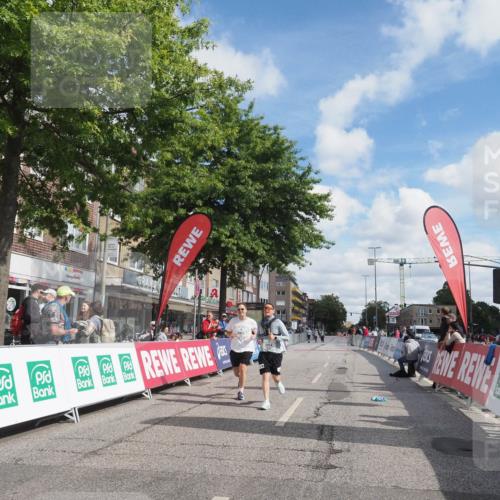 15.09.2024 - PSD Bank Halbmarathon Miley Keyser http://msf.ph/oto/7075524 15.09.2024 12:32:50 Ziel 2411, 2414, 2425, 3045, 3358, 3368 meine-sportfotos.de