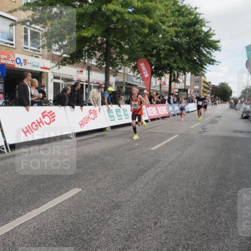 15.09.2024 - PSD Bank Halbmarathon Miley Keyser http://msf.ph/oto/7075525 15.09.2024 11:31:46 Ziel 695, 1345, 1402, 1428, 1432 meine-sportfotos.de