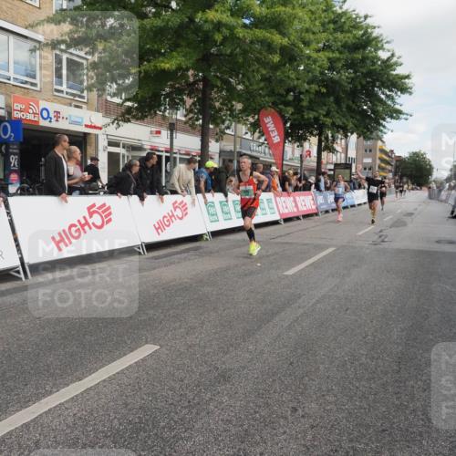 15.09.2024 - PSD Bank Halbmarathon Miley Keyser http://msf.ph/oto/7075529 15.09.2024 11:31:46 Ziel 695, 1345, 1402, 1428, 1432 meine-sportfotos.de