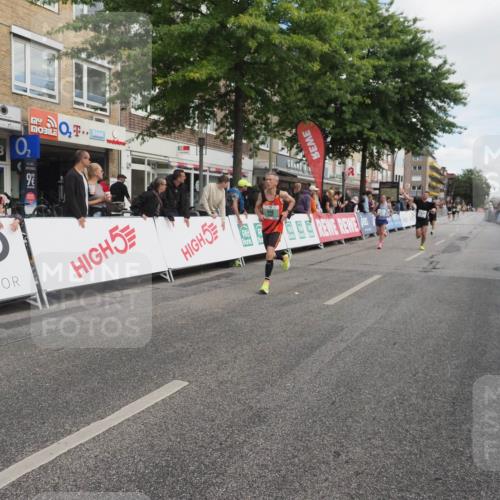 15.09.2024 - PSD Bank Halbmarathon Miley Keyser http://msf.ph/oto/7075534 15.09.2024 11:31:46 Ziel 695, 1345, 1402, 1428, 1432 meine-sportfotos.de