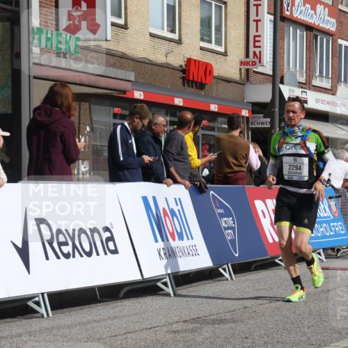 15.09.2024 - PSD Bank Halbmarathon Michael Strokosch http://msf.ph/oto/7075571 15.09.2024 12:15:56 Ziel 985, 2123, 2244, 2289, 2294, 2369, 2855 meine-sportfotos.de