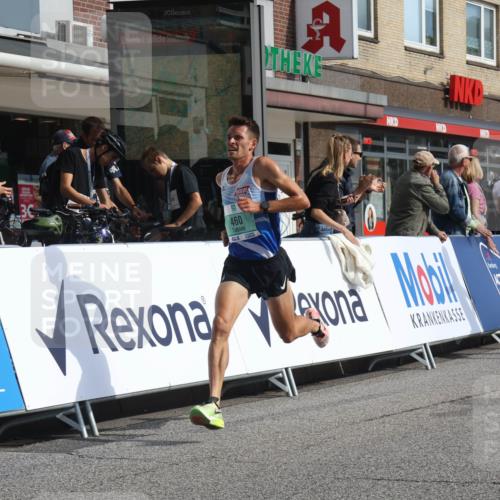 15.09.2024 - PSD Bank Halbmarathon Michael Strokosch http://msf.ph/oto/7075603 15.09.2024 11:06:54 Ziel 455, 456, 459, 460, 461, 467, 468, 472, 805 meine-sportfotos.de