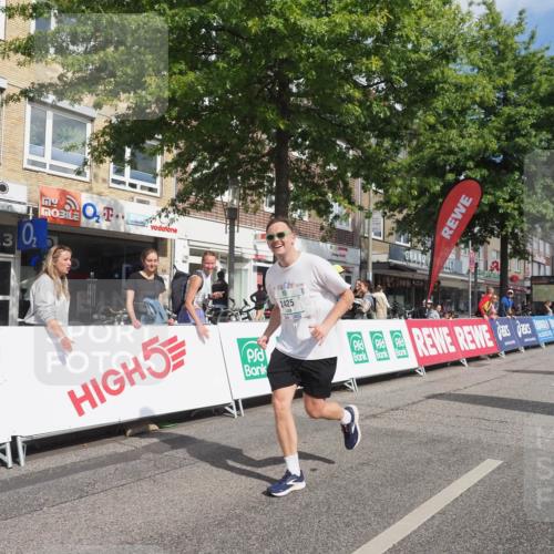 15.09.2024 - PSD Bank Halbmarathon Miley Keyser http://msf.ph/oto/7075604 15.09.2024 12:32:53 Ziel 2411, 2414, 2425, 3045, 3358 meine-sportfotos.de