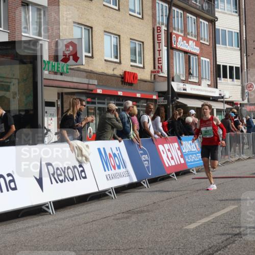 15.09.2024 - PSD Bank Halbmarathon Michael Strokosch http://msf.ph/oto/7075629 15.09.2024 11:06:57 Ziel 455, 456, 459, 460, 461, 467, 468, 472, 805 meine-sportfotos.de