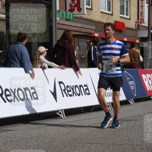 15.09.2024 - PSD Bank Halbmarathon Michael Strokosch http://msf.ph/oto/7075688 15.09.2024 12:16:03 Ziel 2027, 2109, 2244, 2289, 2294, 2369, 2855, 2859 meine-sportfotos.de