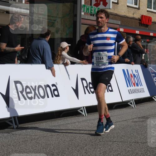 15.09.2024 - PSD Bank Halbmarathon Michael Strokosch http://msf.ph/oto/7075691 15.09.2024 12:16:04 Ziel 2027, 2109, 2244, 2294, 2369, 2859 meine-sportfotos.de