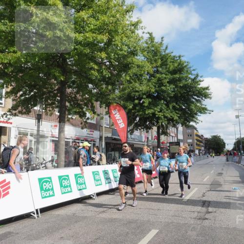 15.09.2024 - PSD Bank Halbmarathon Miley Keyser http://msf.ph/oto/7075698 15.09.2024 12:33:11 Ziel 1939, 3308, 3336, 3337, 3359, 3463 meine-sportfotos.de