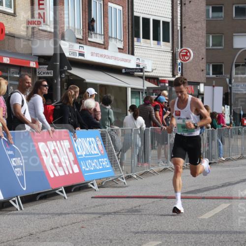 15.09.2024 - PSD Bank Halbmarathon Michael Strokosch http://msf.ph/oto/7075711 15.09.2024 11:07:05 Ziel 456, 460, 465, 467, 468, 472 meine-sportfotos.de
