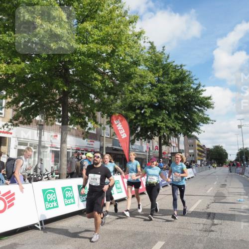 15.09.2024 - PSD Bank Halbmarathon Miley Keyser http://msf.ph/oto/7075713 15.09.2024 12:33:12 Ziel 1939, 3308, 3336, 3337, 3359, 3463 meine-sportfotos.de