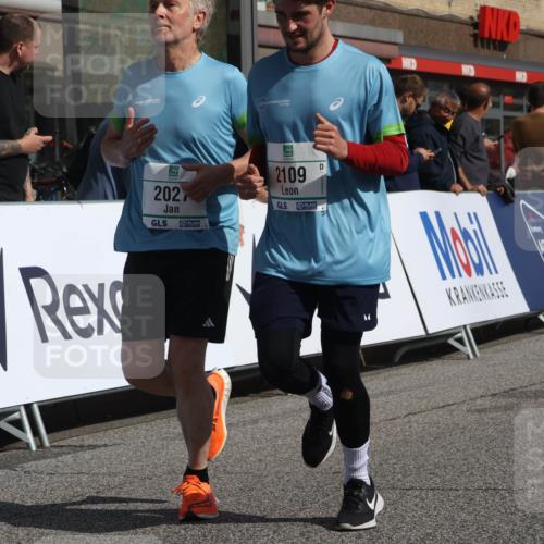 15.09.2024 - PSD Bank Halbmarathon Michael Strokosch http://msf.ph/oto/7075739 15.09.2024 12:16:07 Ziel 2027, 2109, 2244, 2294, 2369, 2859, 3081, 3165 meine-sportfotos.de