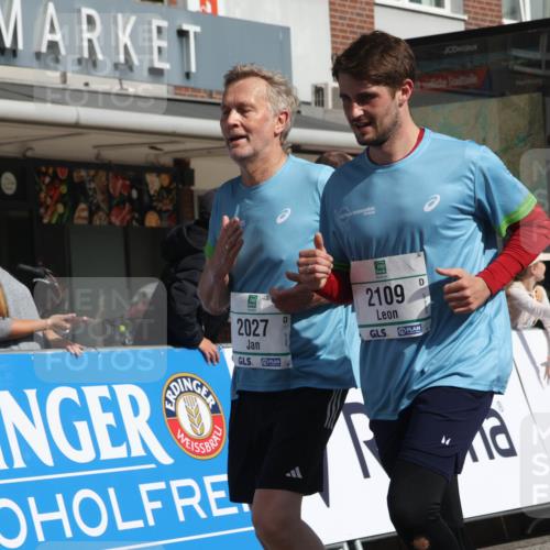 15.09.2024 - PSD Bank Halbmarathon Michael Strokosch http://msf.ph/oto/7075748 15.09.2024 12:16:08 Ziel 2027, 2109, 2244, 2294, 2369, 2859, 3081, 3148, 3149, 3165, 3166 meine-sportfotos.de