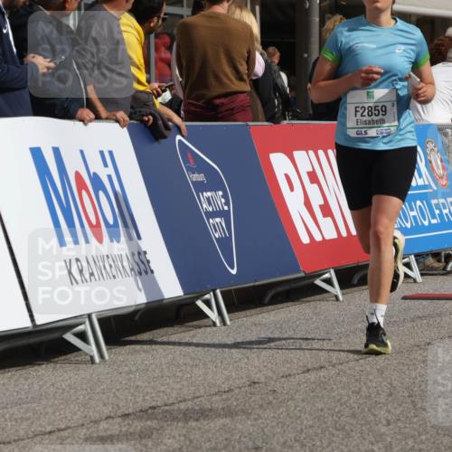 15.09.2024 - PSD Bank Halbmarathon Michael Strokosch http://msf.ph/oto/7075753 15.09.2024 12:16:10 Ziel 2027, 2109, 2244, 2369, 2859, 3081, 3148, 3149, 3165, 3166, 3465 meine-sportfotos.de