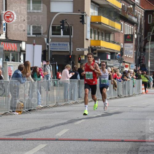 15.09.2024 - PSD Bank Halbmarathon Michael Strokosch http://msf.ph/oto/7075759 15.09.2024 11:07:15 Ziel 462, 464, 465 meine-sportfotos.de