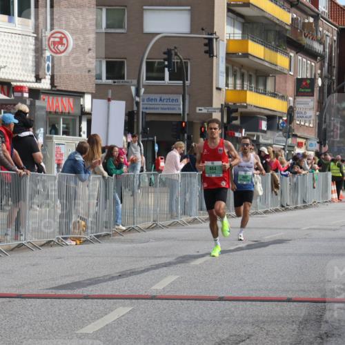 15.09.2024 - PSD Bank Halbmarathon Michael Strokosch http://msf.ph/oto/7075763 15.09.2024 11:07:15 Ziel 462, 464, 465 meine-sportfotos.de