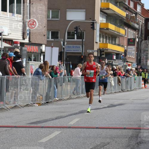 15.09.2024 - PSD Bank Halbmarathon Michael Strokosch http://msf.ph/oto/7075767 15.09.2024 11:07:15 Ziel 462, 464, 465 meine-sportfotos.de