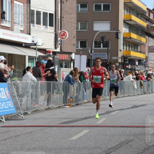 15.09.2024 - PSD Bank Halbmarathon Michael Strokosch http://msf.ph/oto/7075781 15.09.2024 11:07:16 Ziel 462, 464, 465 meine-sportfotos.de