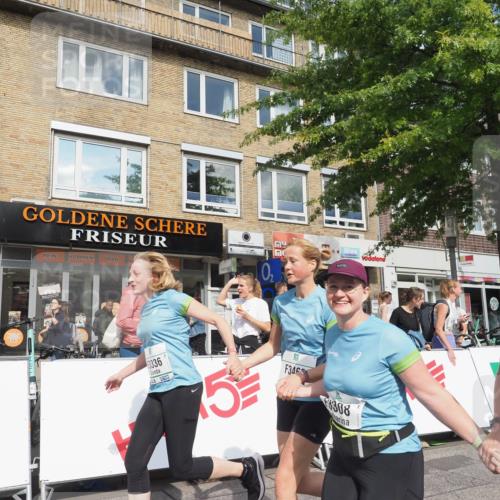 15.09.2024 - PSD Bank Halbmarathon Miley Keyser http://msf.ph/oto/7075782 15.09.2024 12:33:14 Ziel 1939, 3308, 3336, 3337, 3359, 3463 meine-sportfotos.de