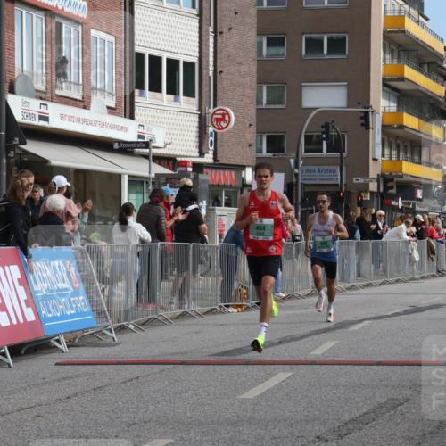 15.09.2024 - PSD Bank Halbmarathon Michael Strokosch http://msf.ph/oto/7075790 15.09.2024 11:07:16 Ziel 462, 464, 465 meine-sportfotos.de