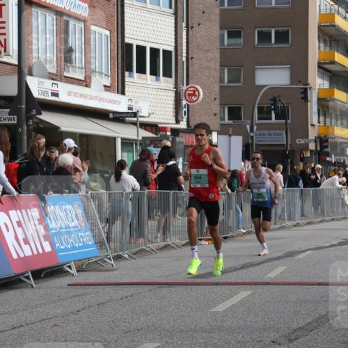 15.09.2024 - PSD Bank Halbmarathon Michael Strokosch http://msf.ph/oto/7075794 15.09.2024 11:07:16 Ziel 462, 464, 465 meine-sportfotos.de