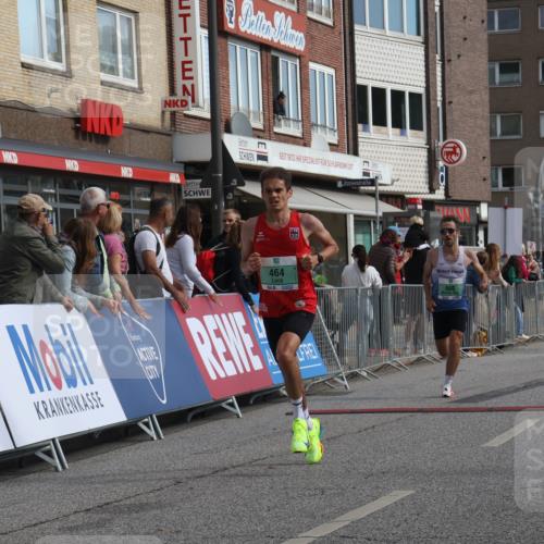 15.09.2024 - PSD Bank Halbmarathon Michael Strokosch http://msf.ph/oto/7075812 15.09.2024 11:07:17 Ziel 462, 464, 465 meine-sportfotos.de