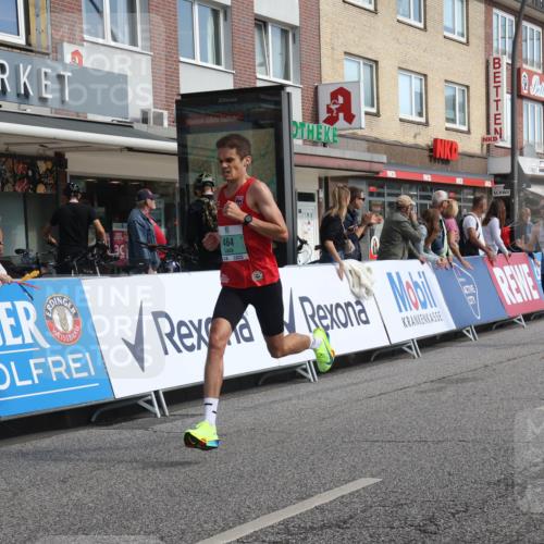 15.09.2024 - PSD Bank Halbmarathon Michael Strokosch http://msf.ph/oto/7075825 15.09.2024 11:07:18 Ziel 462, 464, 465, 482 meine-sportfotos.de