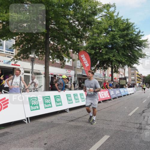 15.09.2024 - PSD Bank Halbmarathon Miley Keyser http://msf.ph/oto/7075908 15.09.2024 12:33:49 Ziel 1983, 2331, 3107, 3433, 3451 meine-sportfotos.de