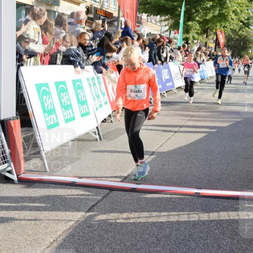 15.09.2024 - PSD Bank Halbmarathon Strokosch-Dieckow http://msf.ph/oto/7075928 15.09.2024 10:29:59 Ziel 15, 46, 60, 63, 74, 80, 112, 120, 164, 168, 171, 185, 225, 246, 286 meine-sportfotos.de