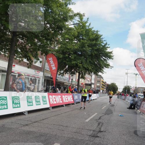 15.09.2024 - PSD Bank Halbmarathon Miley Keyser http://msf.ph/oto/7075935 15.09.2024 12:33:56 Ziel 1983, 2376, 3107, 3433, 3451 meine-sportfotos.de