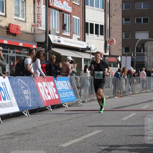 15.09.2024 - PSD Bank Halbmarathon Michael Strokosch http://msf.ph/oto/7075958 15.09.2024 11:08:00 Ziel 408, 479, 483 meine-sportfotos.de