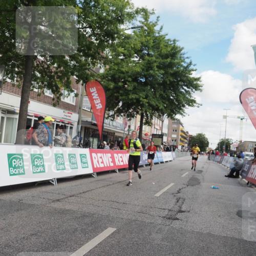 15.09.2024 - PSD Bank Halbmarathon Miley Keyser http://msf.ph/oto/7075967 15.09.2024 12:33:57 Ziel 1983, 2376, 3433, 3451 meine-sportfotos.de