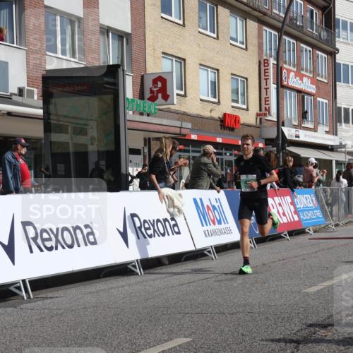 15.09.2024 - PSD Bank Halbmarathon Michael Strokosch http://msf.ph/oto/7075970 15.09.2024 11:08:01 Ziel 408, 479, 483 meine-sportfotos.de