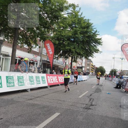 15.09.2024 - PSD Bank Halbmarathon Miley Keyser http://msf.ph/oto/7075971 15.09.2024 12:33:57 Ziel 1983, 2376, 3433, 3451 meine-sportfotos.de