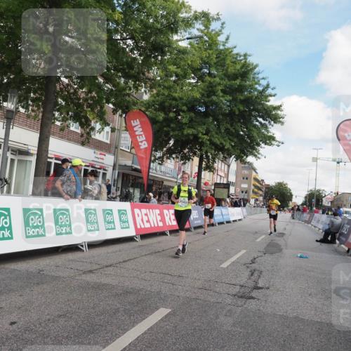 15.09.2024 - PSD Bank Halbmarathon Miley Keyser http://msf.ph/oto/7075976 15.09.2024 12:33:57 Ziel 1983, 2376, 3433, 3451 meine-sportfotos.de