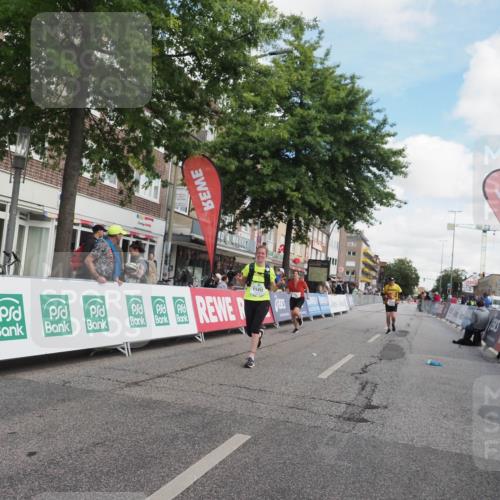 15.09.2024 - PSD Bank Halbmarathon Miley Keyser http://msf.ph/oto/7075980 15.09.2024 12:33:57 Ziel 1983, 2376, 3433, 3451 meine-sportfotos.de