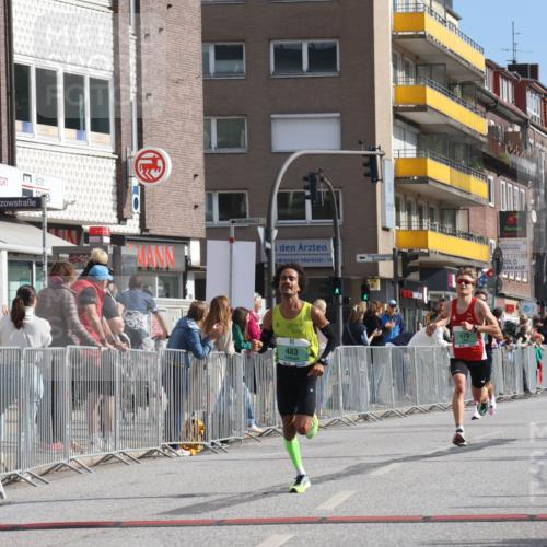15.09.2024 - PSD Bank Halbmarathon Michael Strokosch http://msf.ph/oto/7075987 15.09.2024 11:08:04 Ziel 403, 408, 479, 483 meine-sportfotos.de