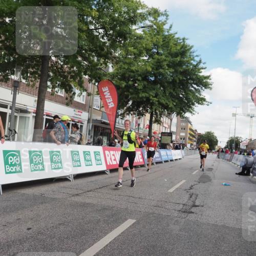 15.09.2024 - PSD Bank Halbmarathon Miley Keyser http://msf.ph/oto/7075990 15.09.2024 12:33:58 Ziel 1983, 2376, 3433, 3451 meine-sportfotos.de