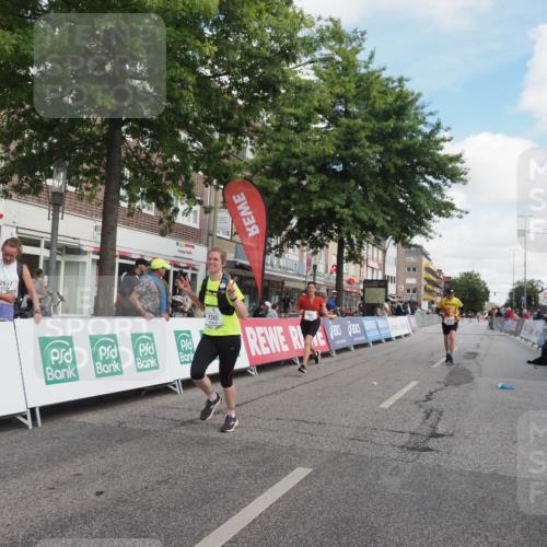 15.09.2024 - PSD Bank Halbmarathon Miley Keyser http://msf.ph/oto/7076011 15.09.2024 12:33:58 Ziel 1983, 2376, 3433, 3451 meine-sportfotos.de